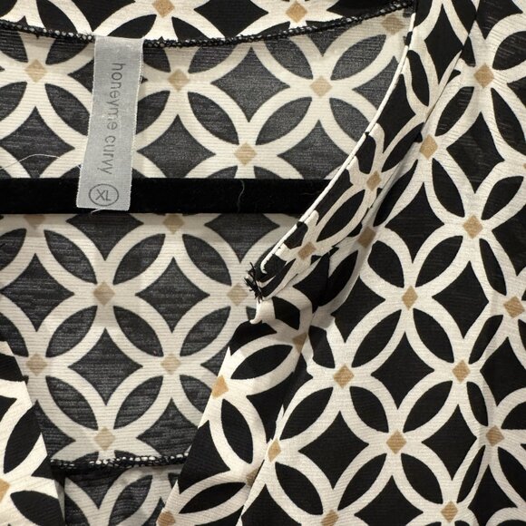 Honeyme "Gabby" Fits 2xl Black with Cream & Tan Design 3/4 Length Sleeves EUC - Picture 3 of 6